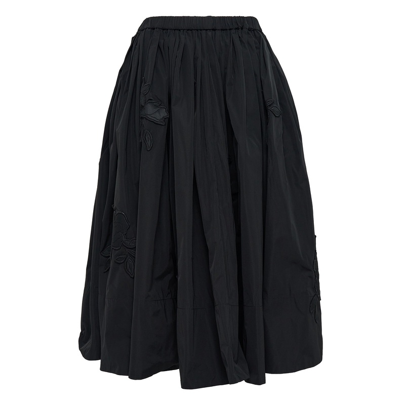 Black Pleated Ribbon Embroidery Skirt
