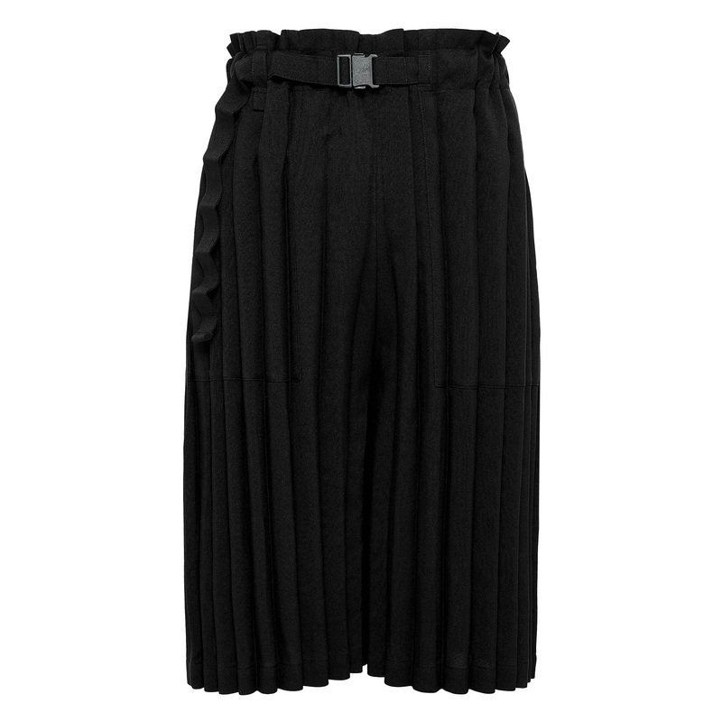 Ripple Pleats Shorts