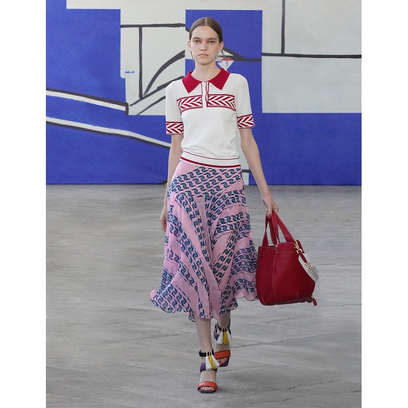 Point Collar Buttoned Knitted Top