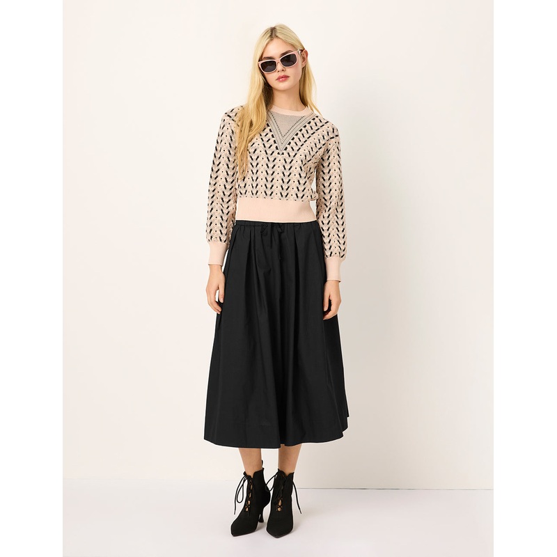 Elastic-Waist A-Line Pleated Knee-Length Black Skirt