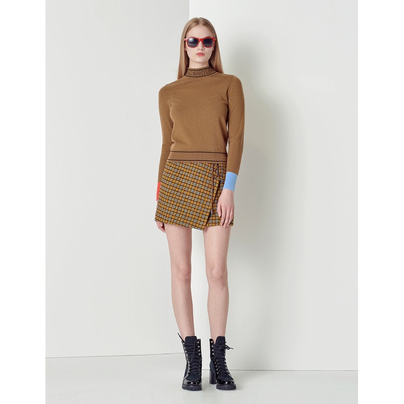 Beige contrast color cuff small stand-up collar sweater