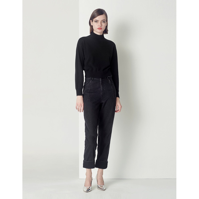 Black half turtleneck cashmere knitted sweater