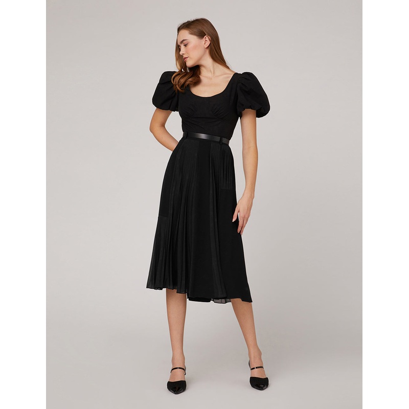 V-neck puff sleeves top