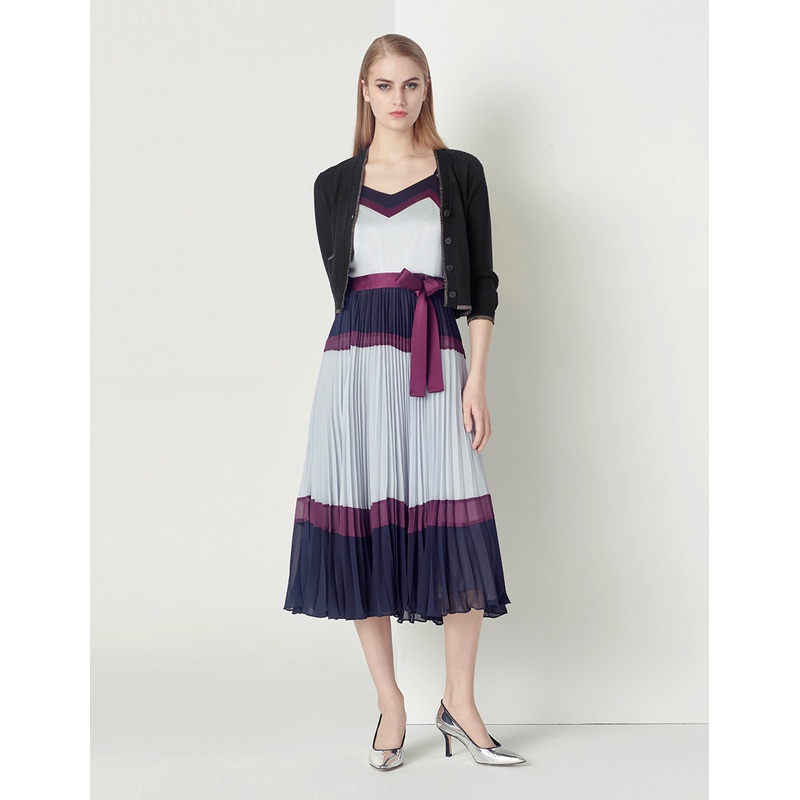 V-Neck With Pockets, Metalic Details Cropped Cardigan