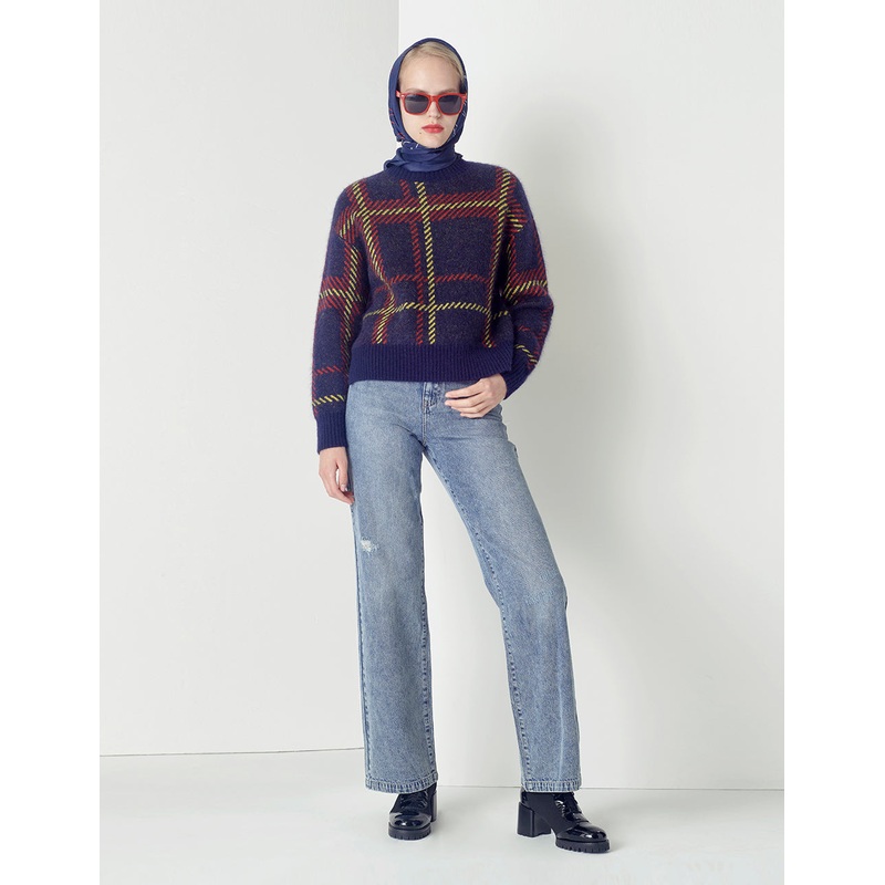 Versatile Blue Washed Straight Jeans