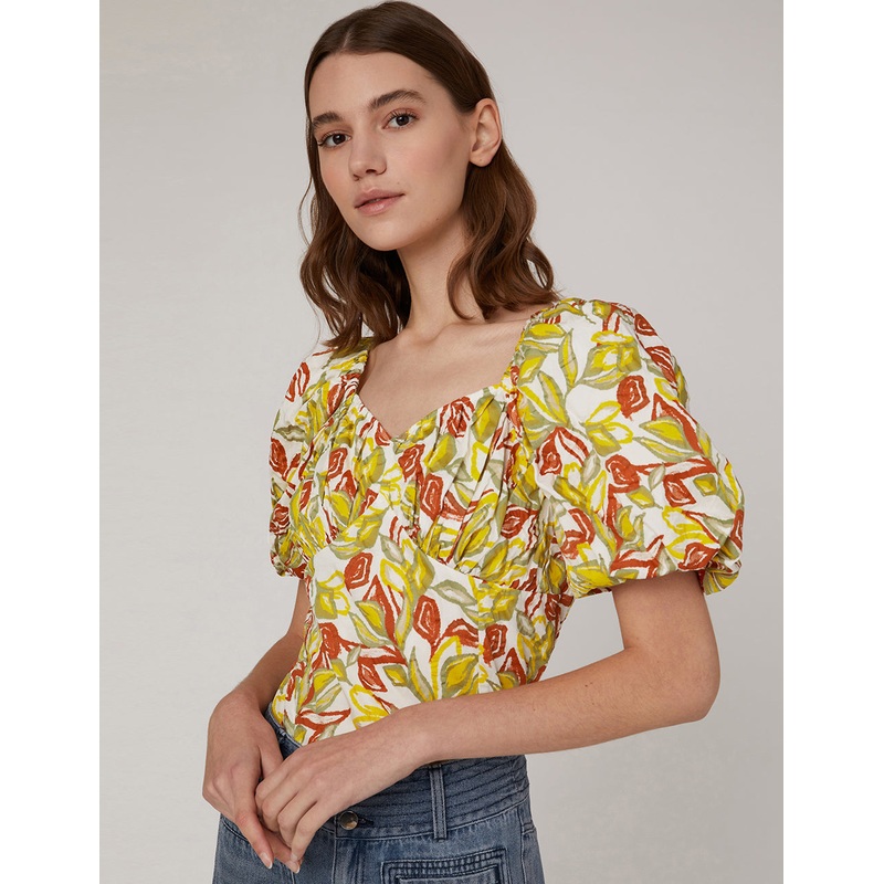 Palace style puff sleeves pullover